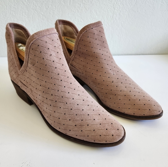 Lucky Brand Shoes - Lucky Brand Kelbie 2 Ankle Bootie Blush Pink Laser Cut Suede Stacked Heel Size 8